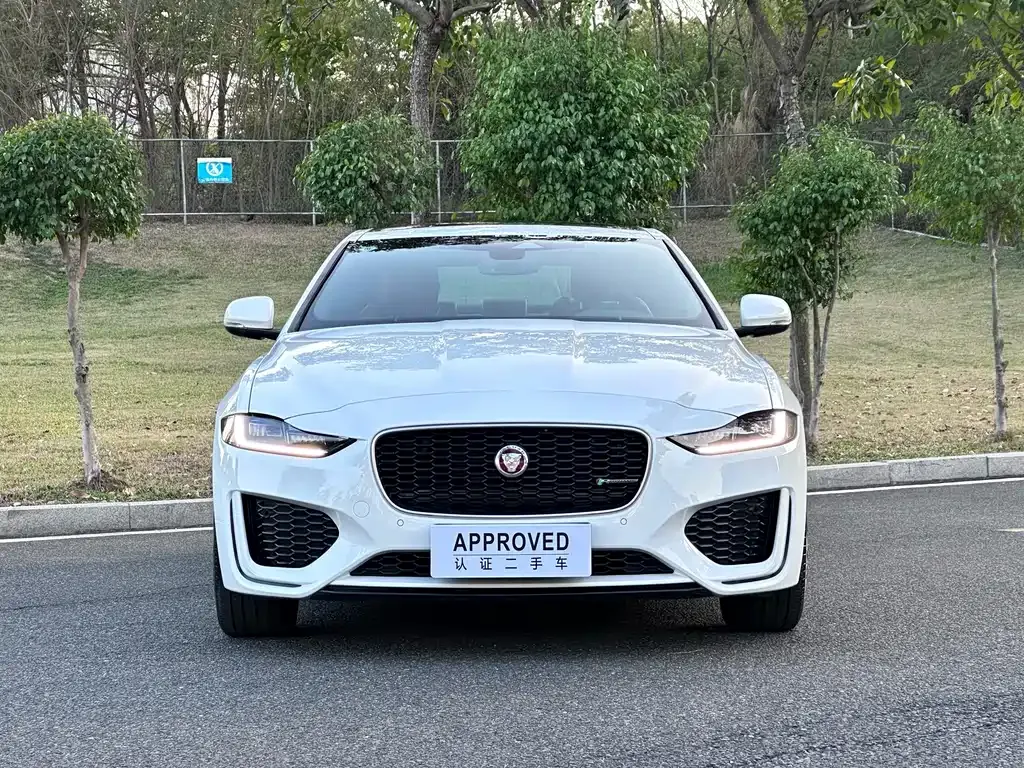 Jaguar XEL — фото 10