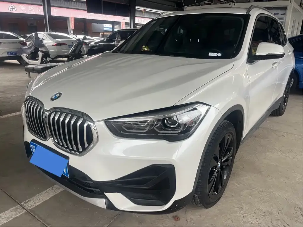BMW X1 — фото 1