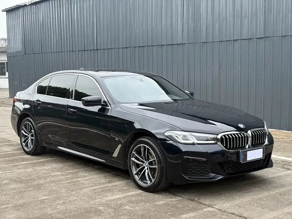 BMW 5 Series — фото 9