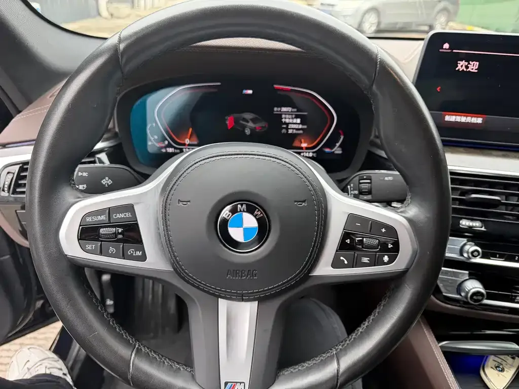 BMW 5 Series — фото 10