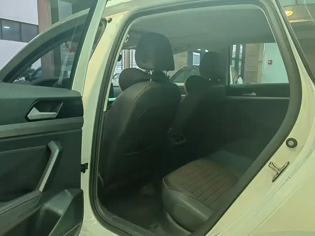 Volkswagen Lavida 2023 из CN, фото 7