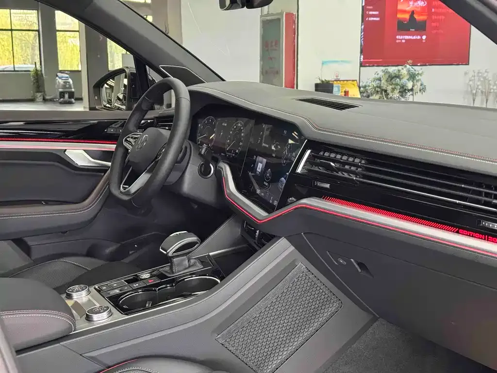 Volkswagen Touareg 2023 из CN, фото 10