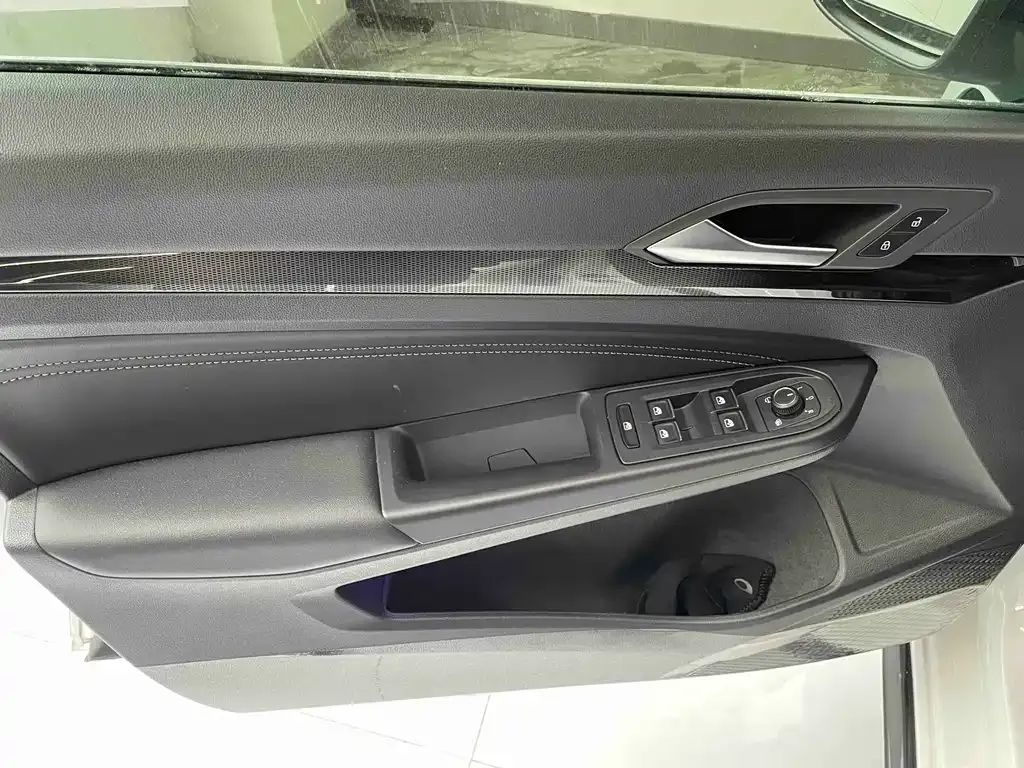 Volkswagen Golf 2022 из CN, фото 9