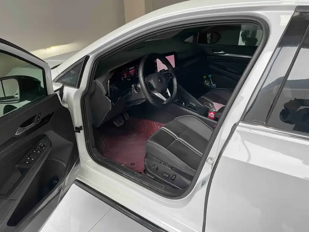Volkswagen Golf 2022 из CN, фото 7