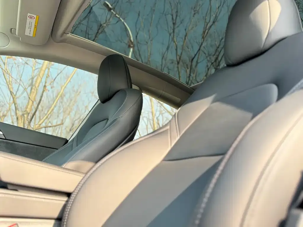 Tesla Model Y 2023 из CN, фото 2