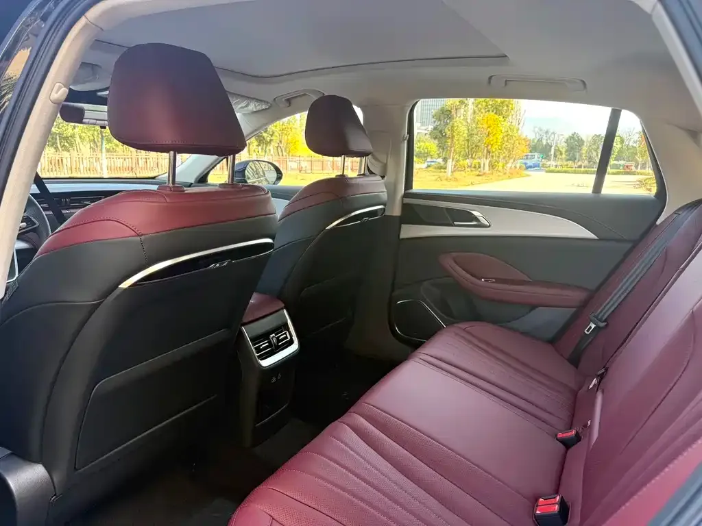 Hongqi H5 2024 из CN, фото 2