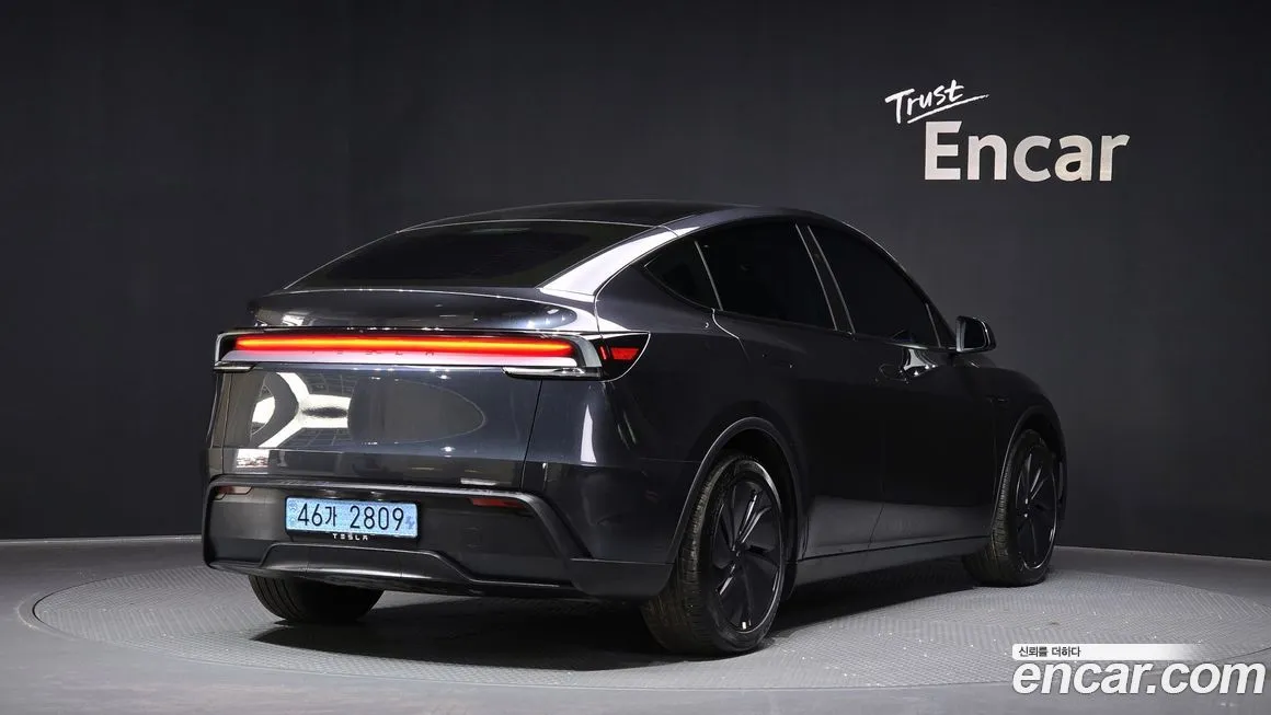 Tesla Model Y — фото 6