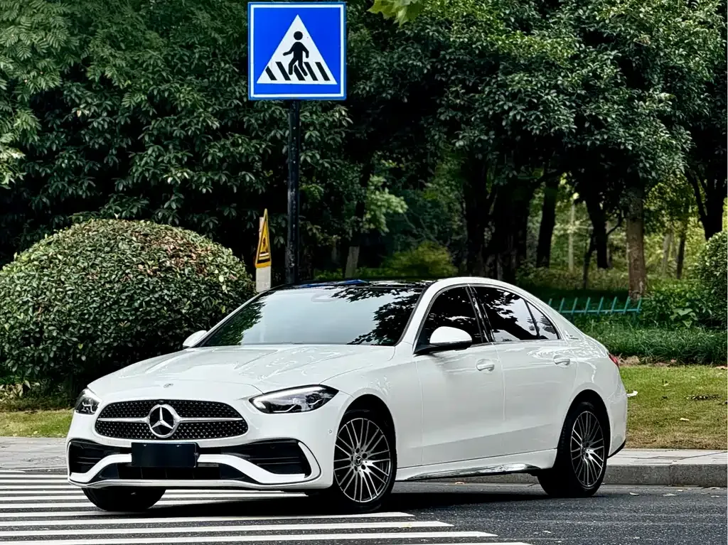 Mercedes-Benz C-Class — фото 1