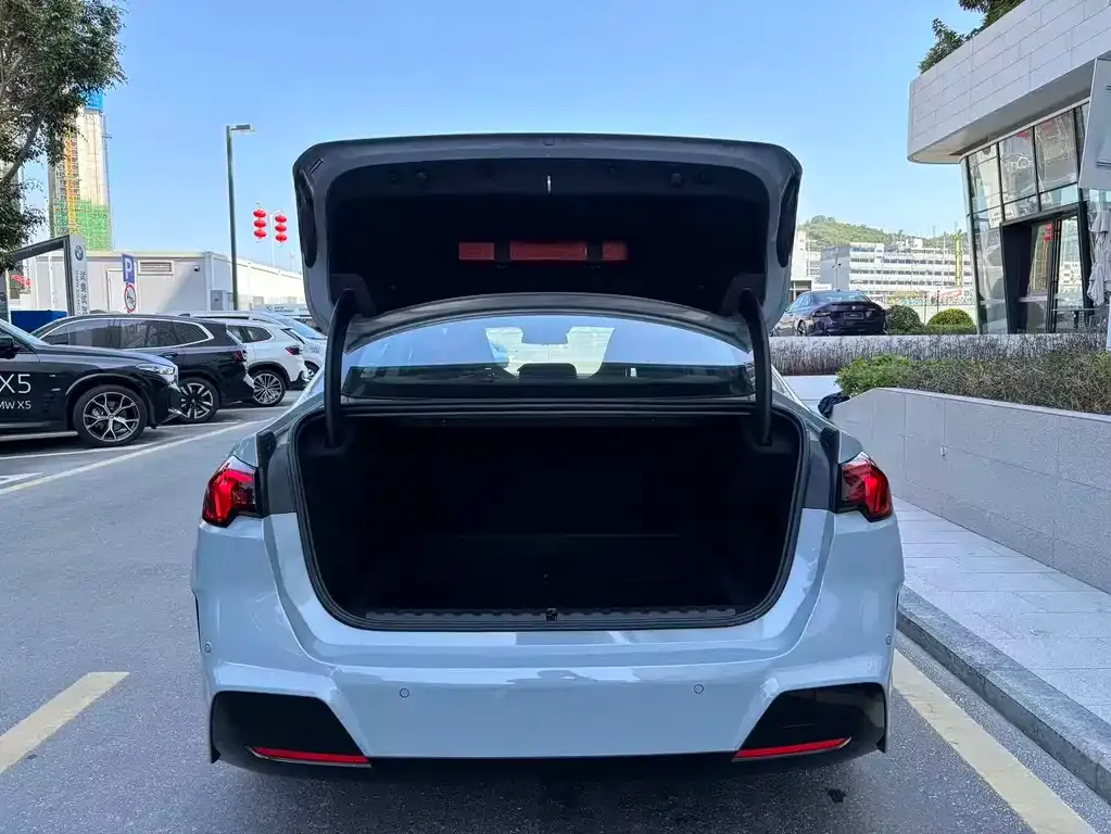 BMW 2 Series 2025 из CN, фото 7