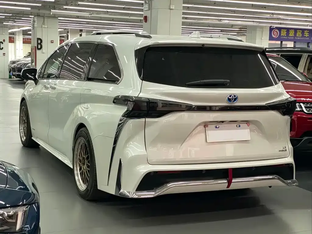 Toyota Sienna 2023 из CN, фото 7