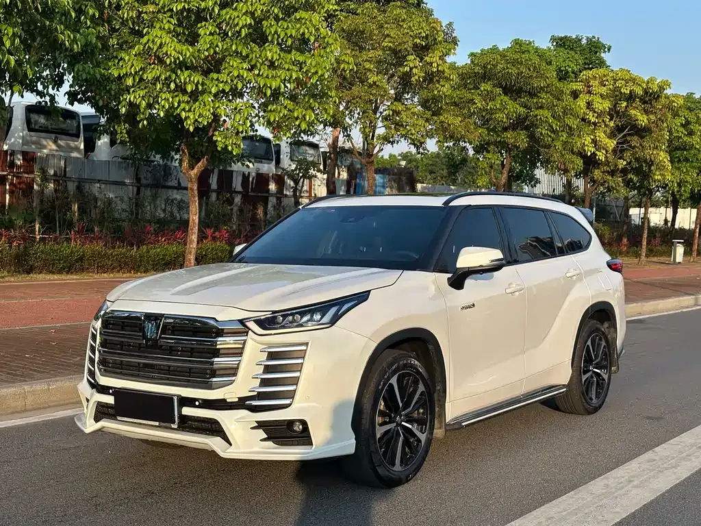 Toyota Crown Kluger 2022 из CN, фото 1