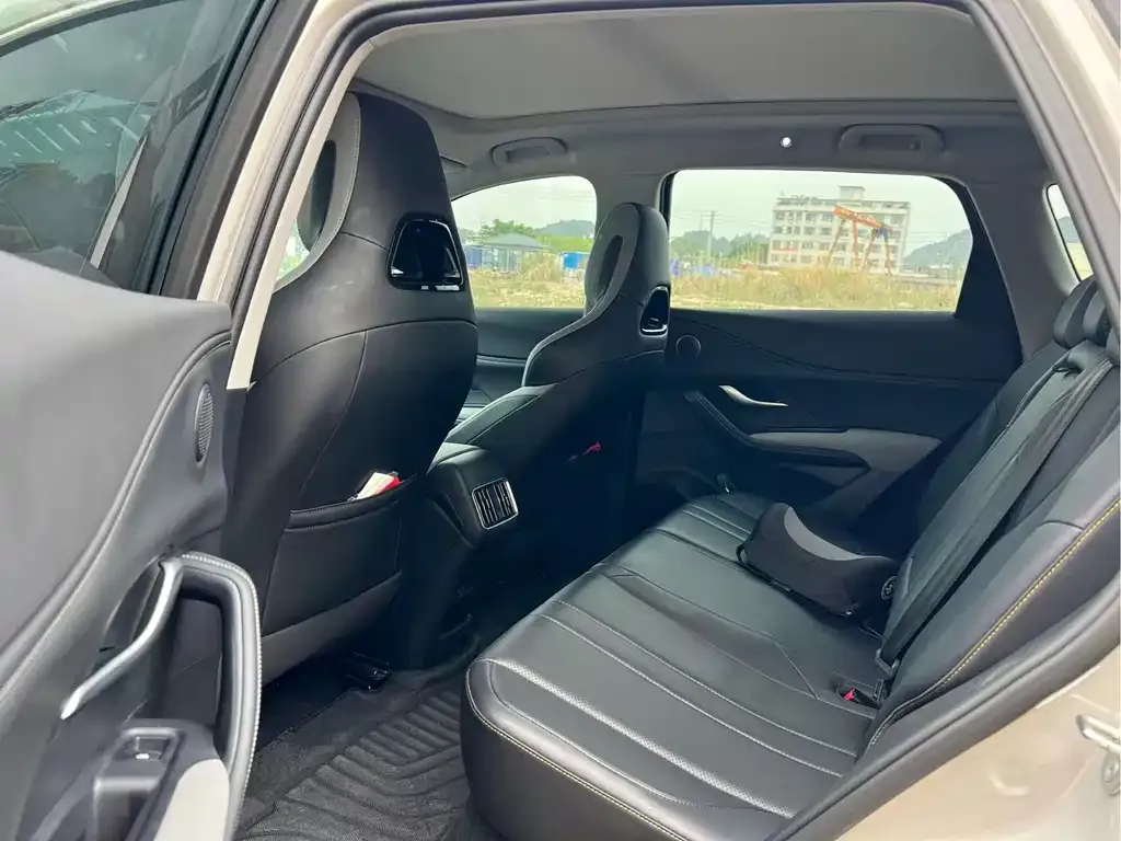 BYD Seal 05 DM-i — фото 3