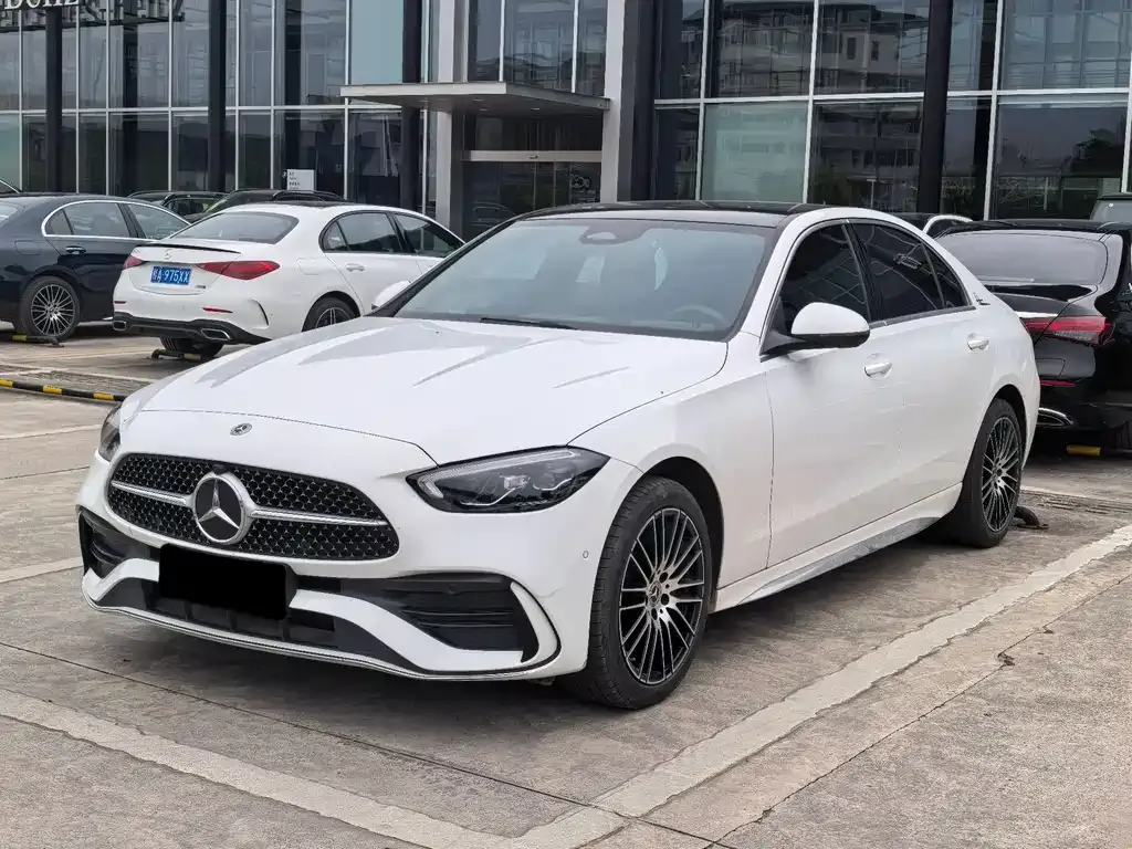 Mercedes-Benz C-Class — фото 1
