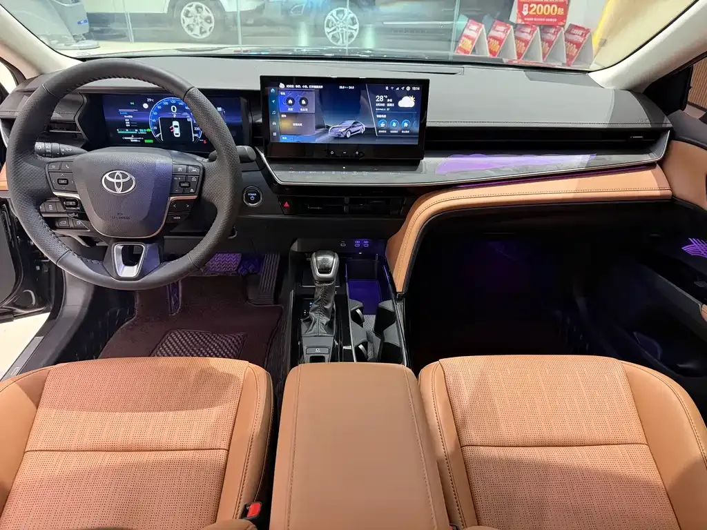 Toyota Camry — фото 10