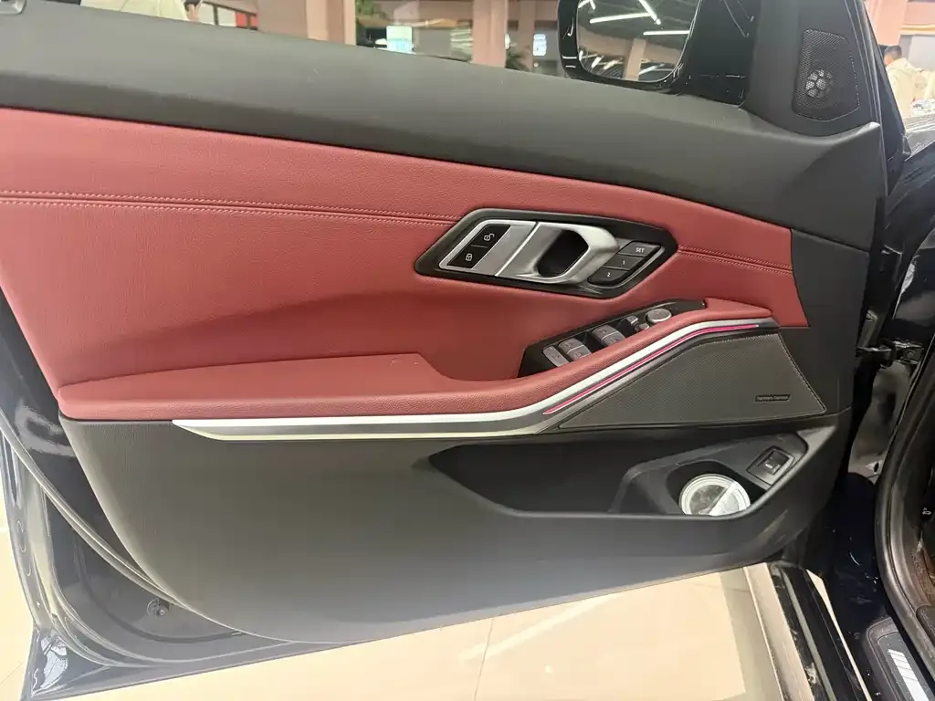 BMW 3 Series 2024 из CN, фото 5