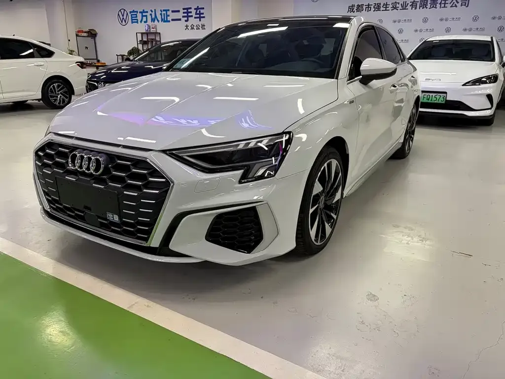 Audi A3 — фото 1