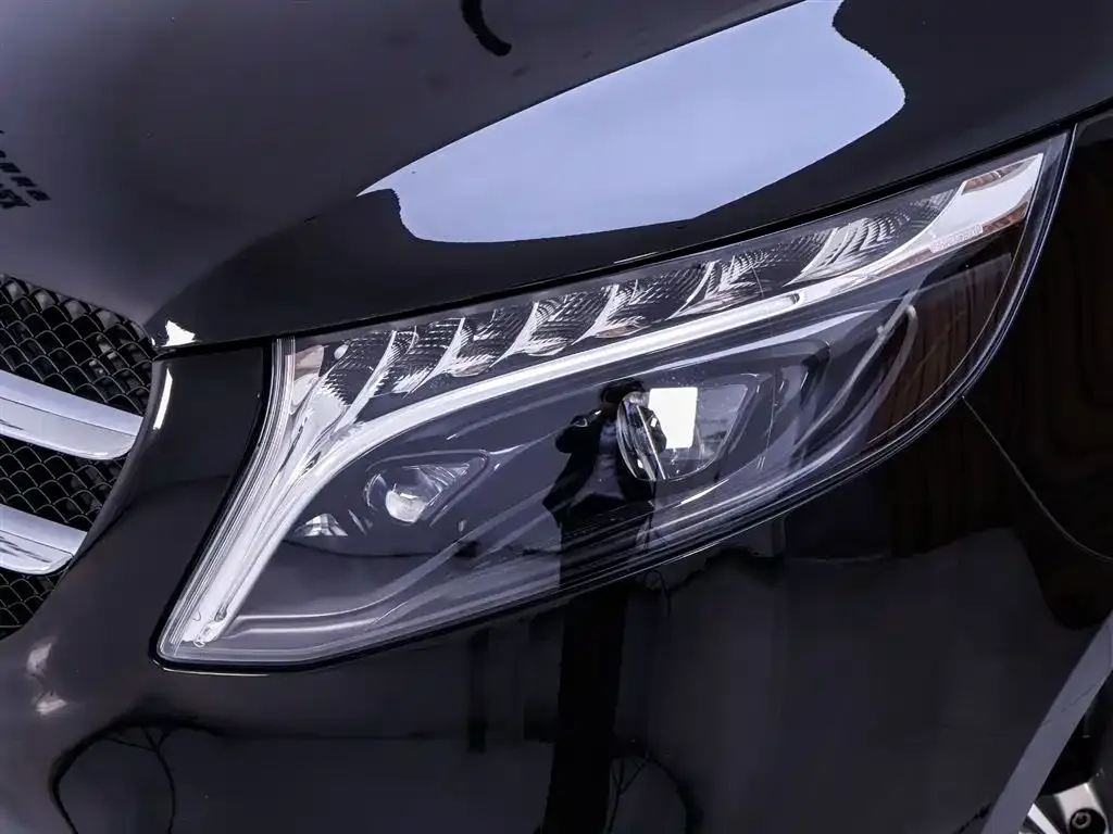 Mercedes-Benz V-Class 2024 из CN, фото 4