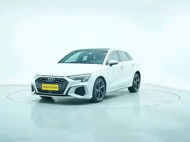 Audi A3 — фото 1