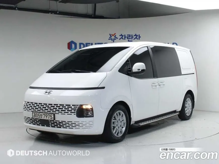 Hyundai Staria — фото 1