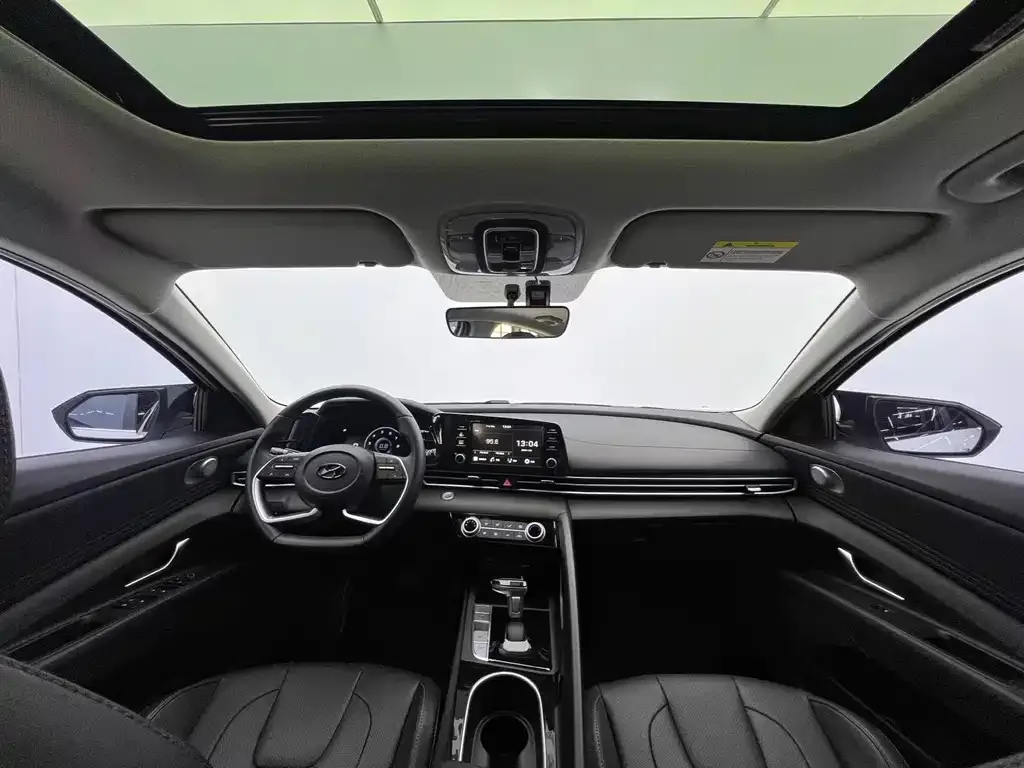 Hyundai Elantra 2023 из CN, фото 4