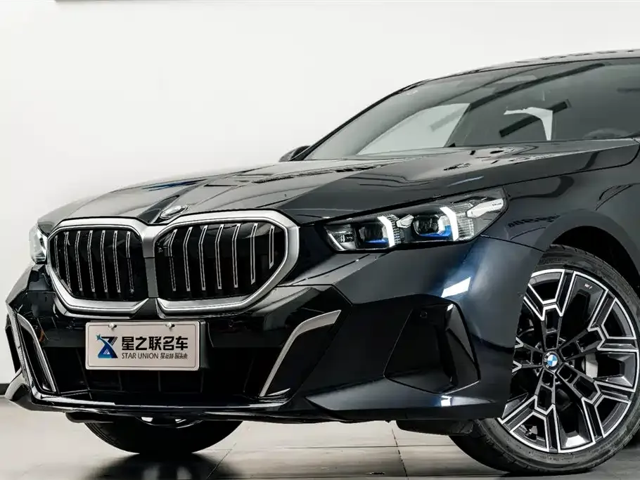BMW 5 Series — фото 10
