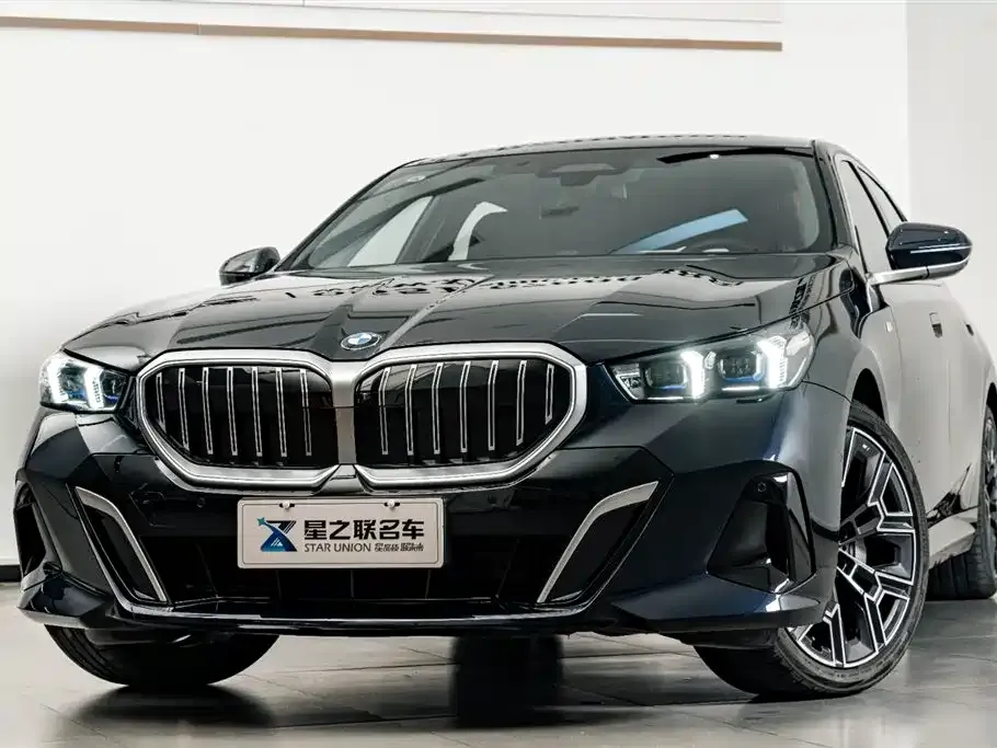 BMW 5 Series — фото 5