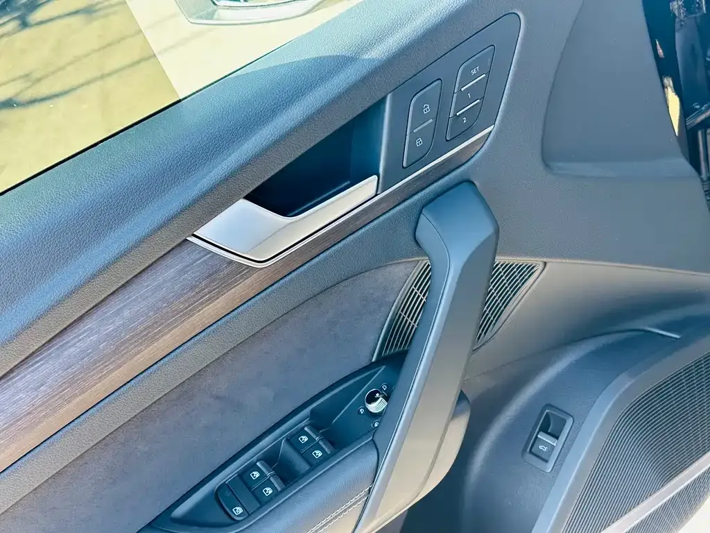 Audi Q5L 2021 из CN, фото 3
