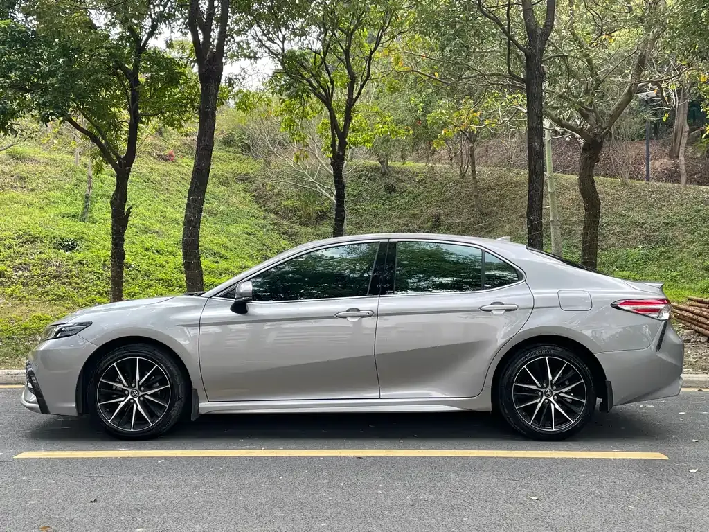 Toyota Camry 2021 из CN, фото 10