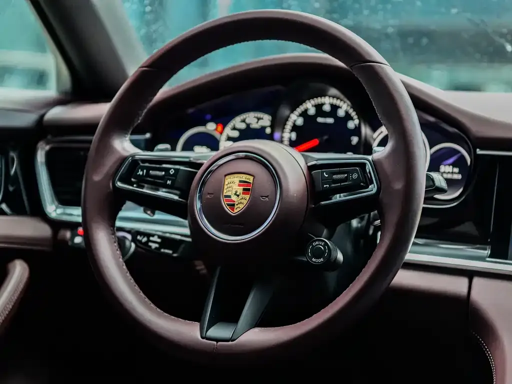 Porsche Panamera 2023 из CN, фото 3