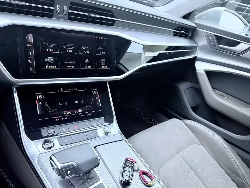 Audi A7L — фото 9