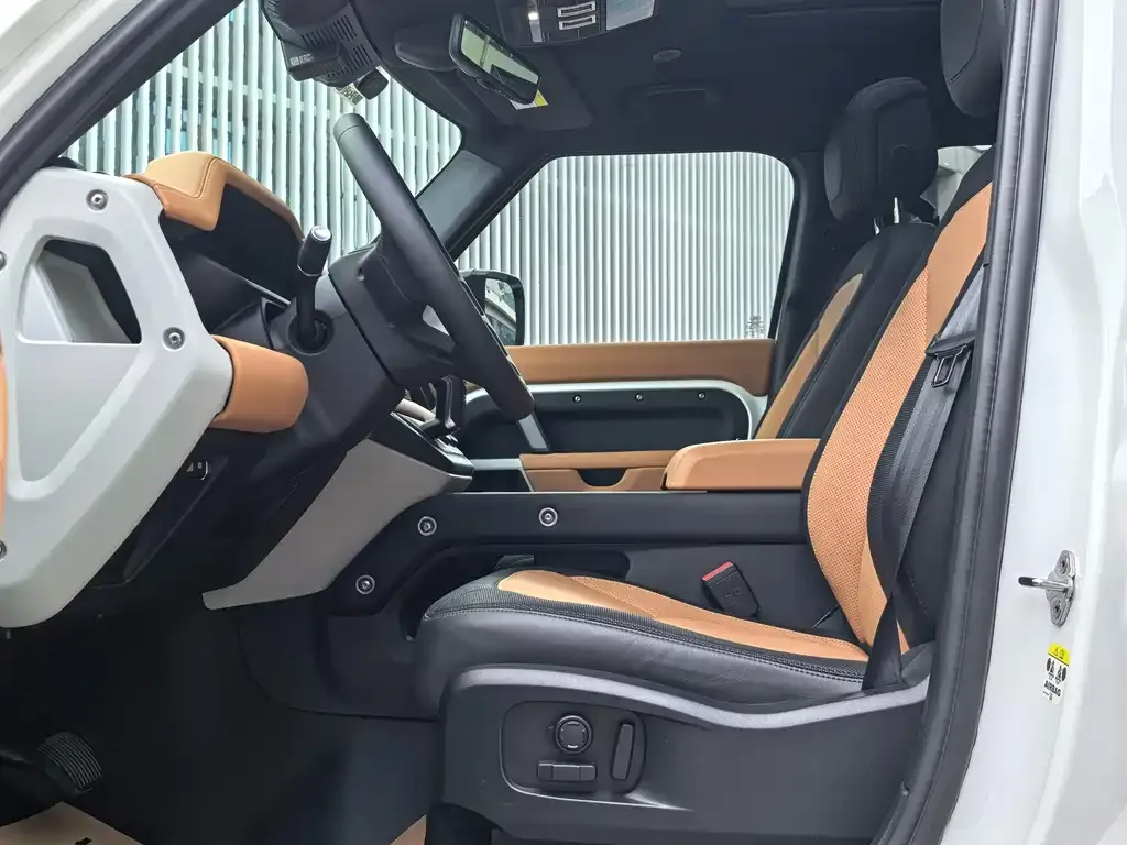 Land Rover Defender 2023 из CN, фото 3
