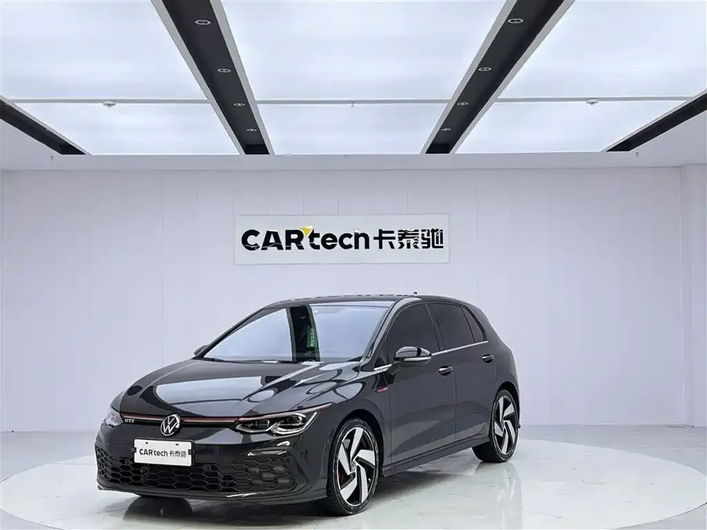 Volkswagen Golf GTI — фото 1