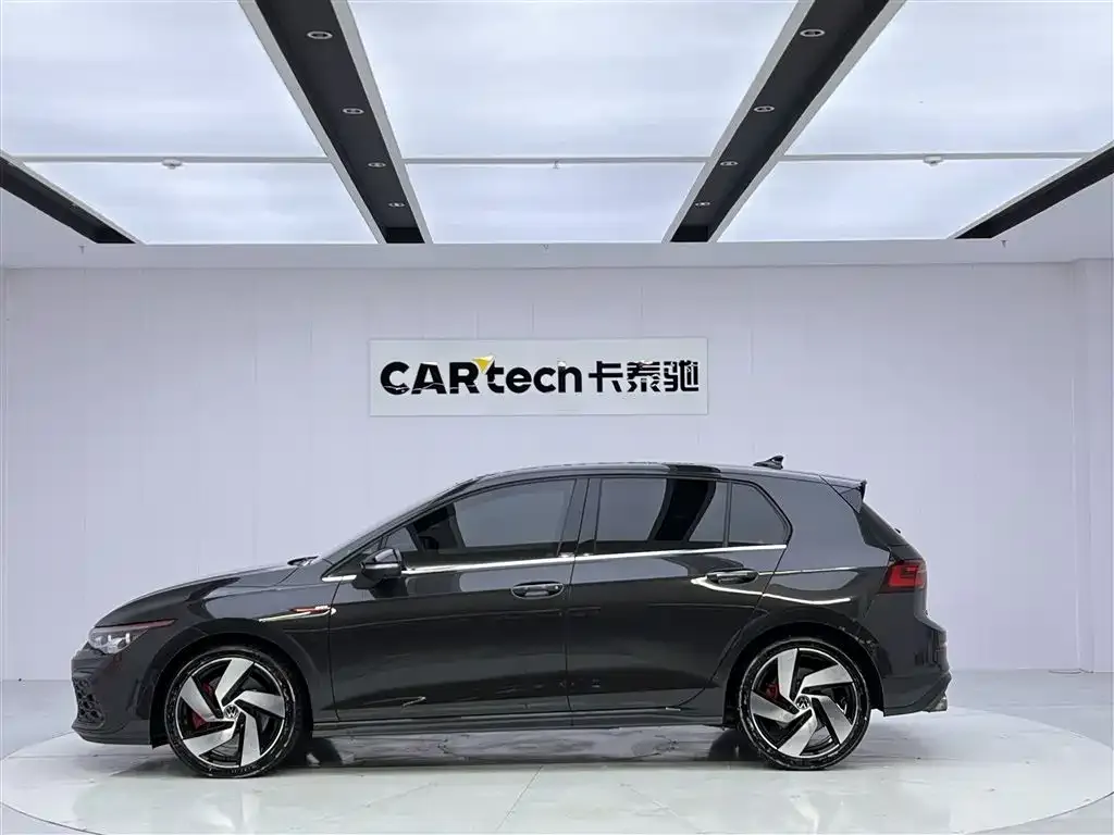 Volkswagen Golf GTI — фото 9