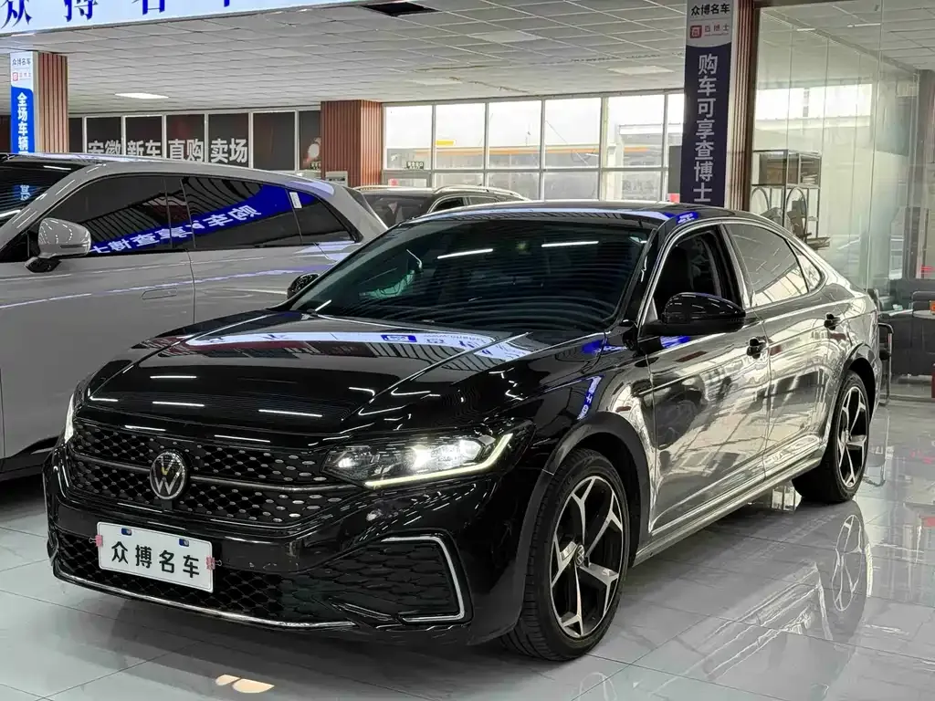 Volkswagen Passat 2023 из CN, фото 1