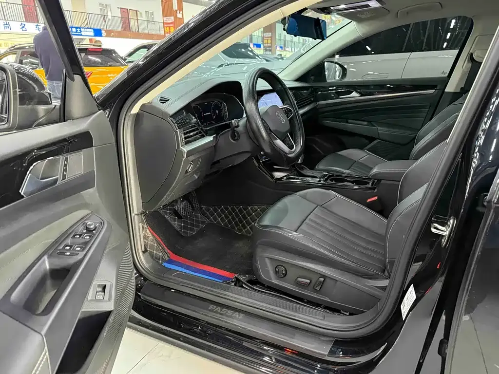 Volkswagen Passat 2023 из CN, фото 3