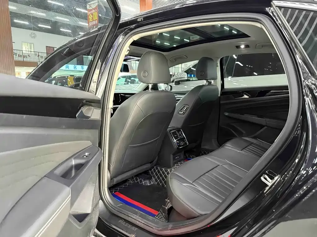 Volkswagen Passat 2023 из CN, фото 9