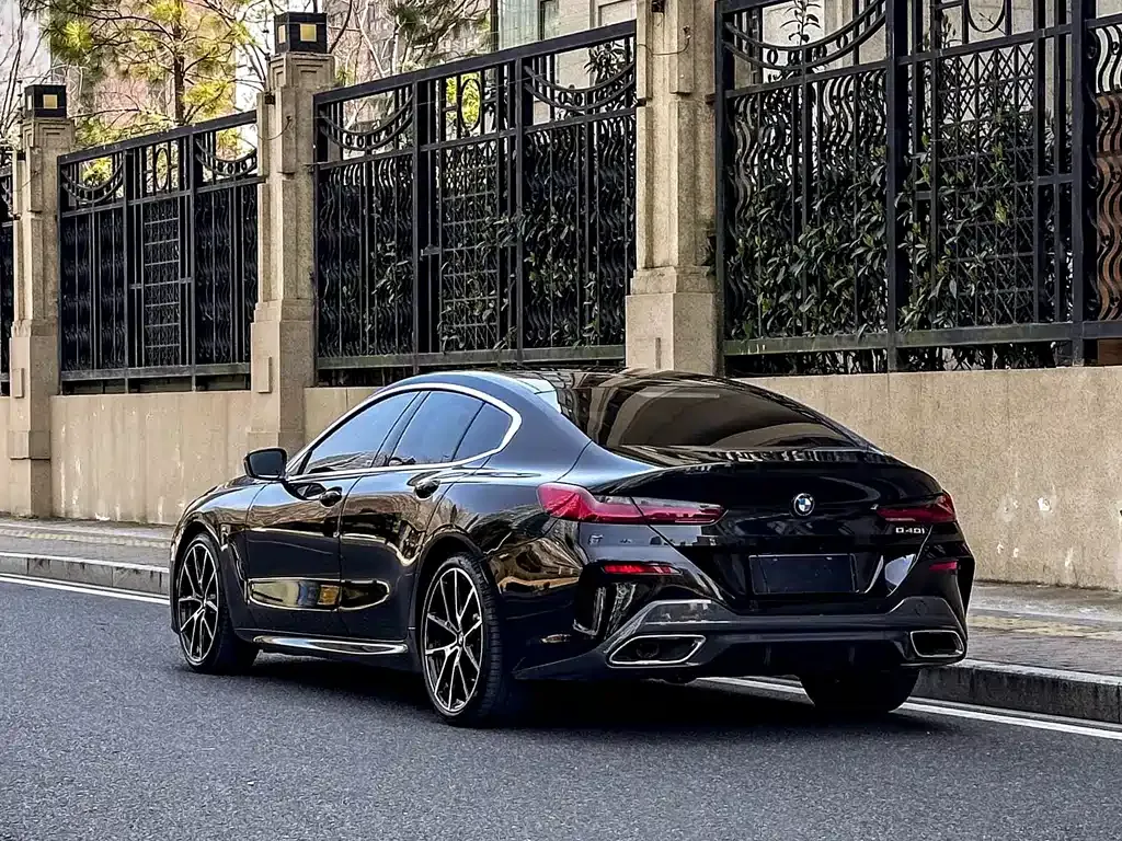 BMW 8 Series — фото 5