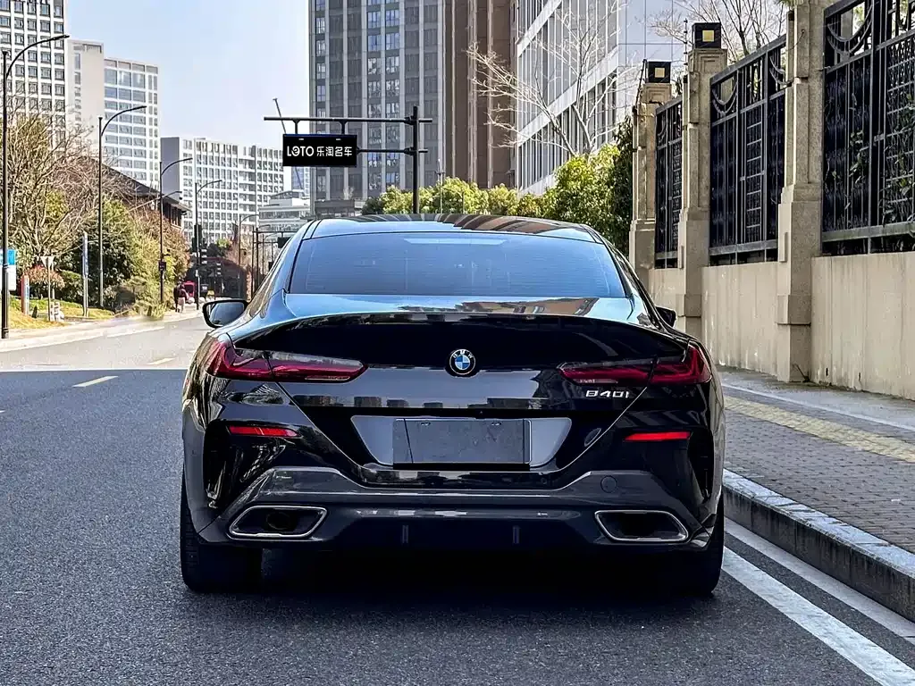 BMW 8 Series — фото 7