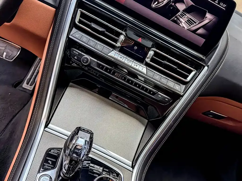 BMW 8 Series — фото 4