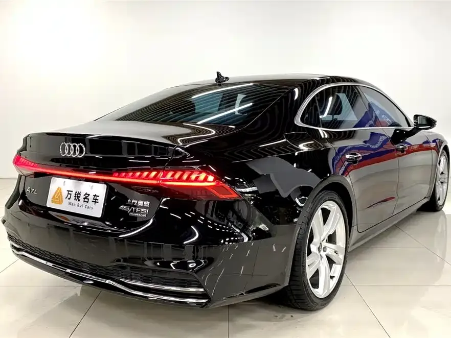 Audi A7L — фото 2