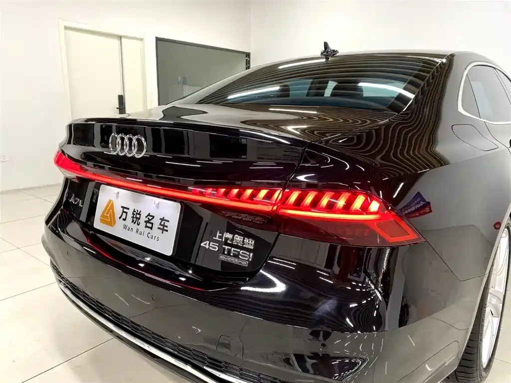 Audi A7L — фото 9