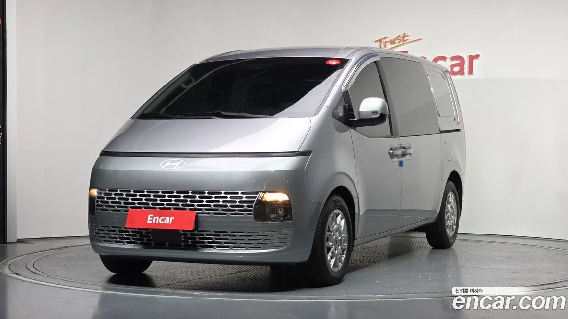 Hyundai Staria — фото 1