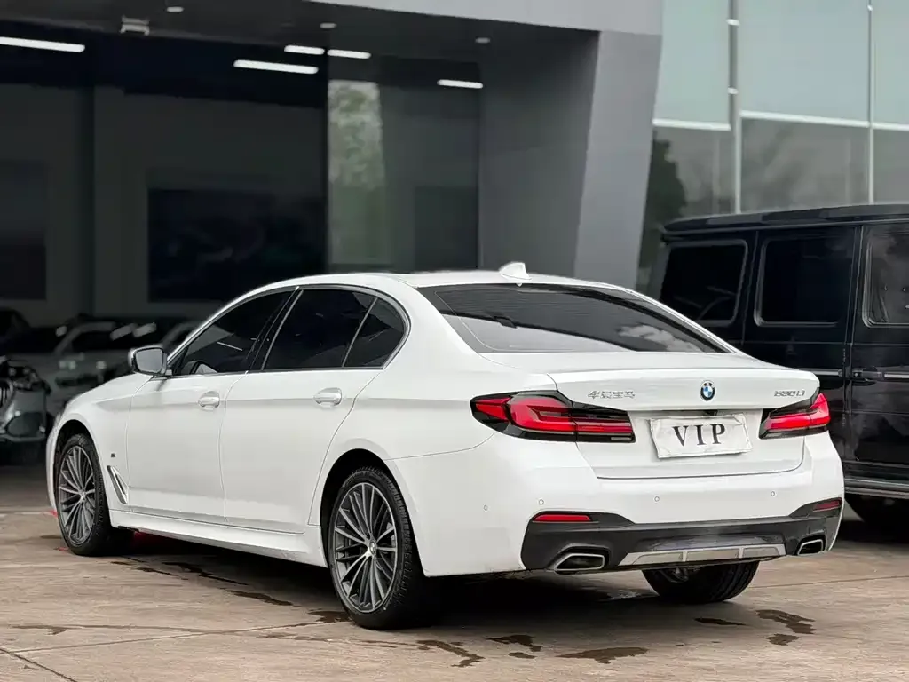 BMW 5 Series — фото 4