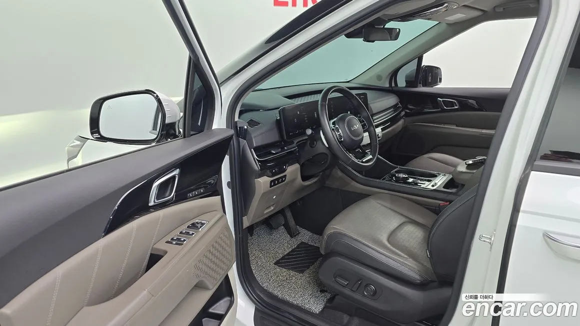 Kia Carnival — фото 10