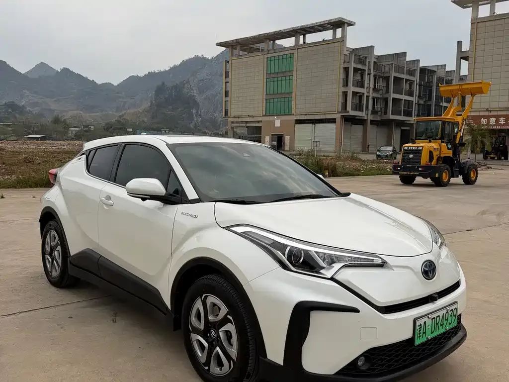 Toyota C-HR EV 2021 из CN, фото 3