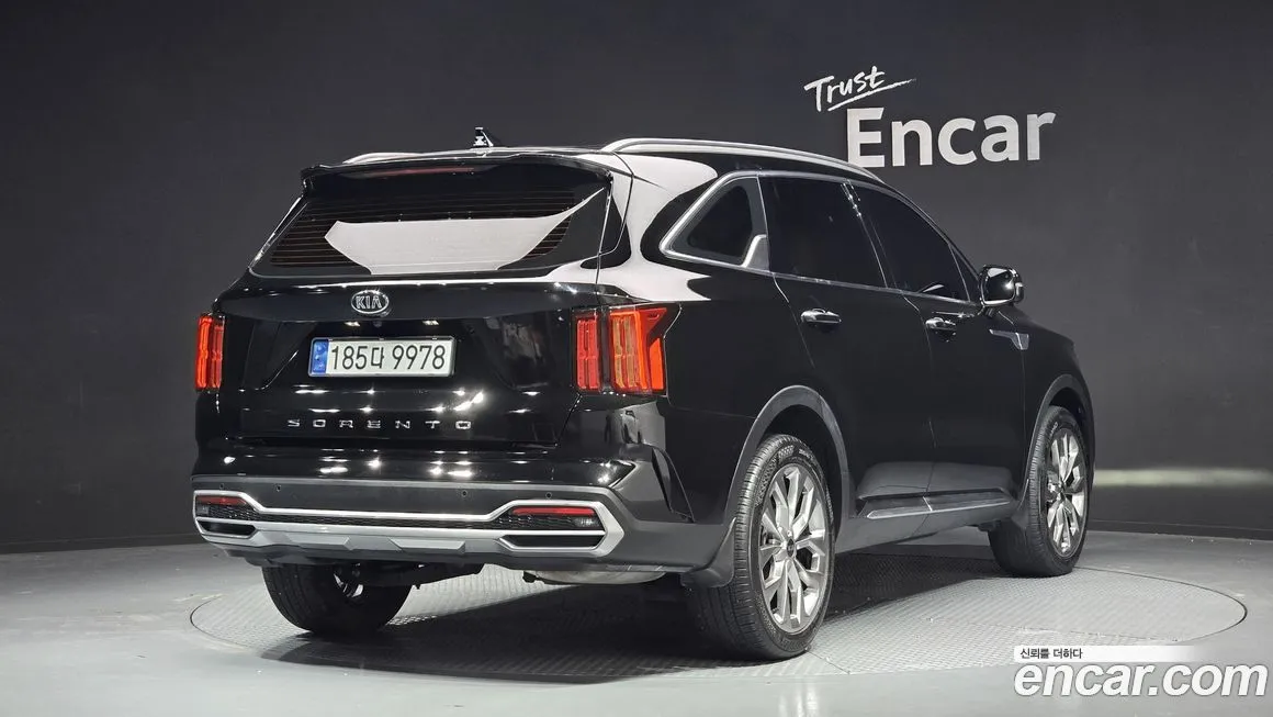 Kia Sorento — фото 8