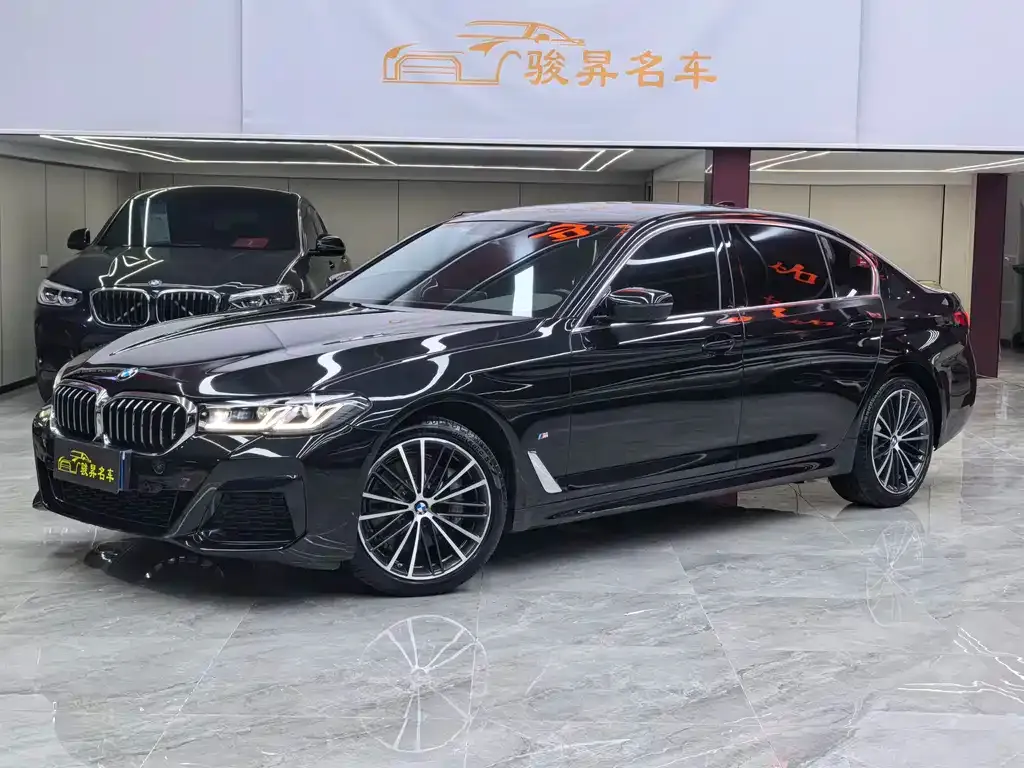 BMW 5 Series — фото 1