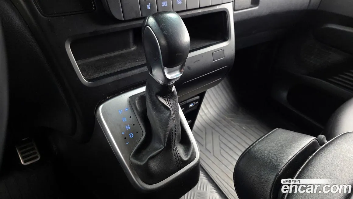 Hyundai Staria — фото 3
