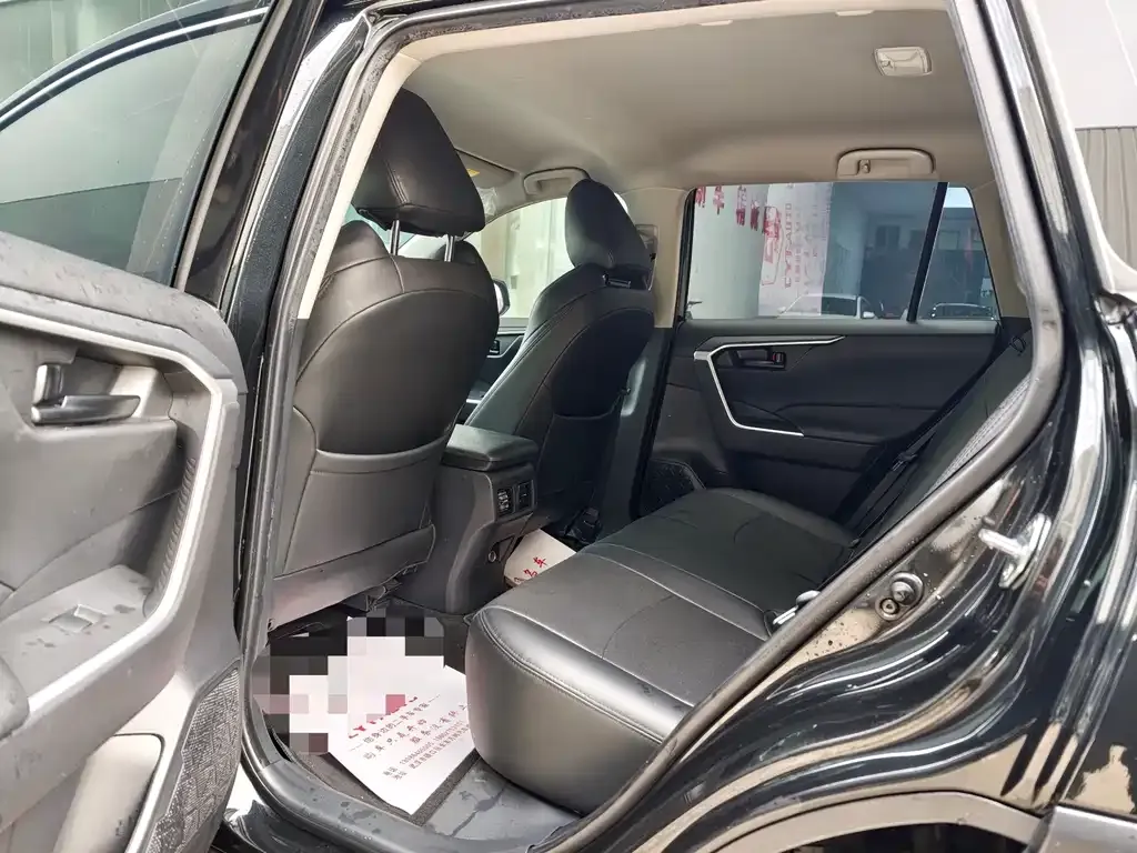 Toyota Wildlander 2023 из CN, фото 9