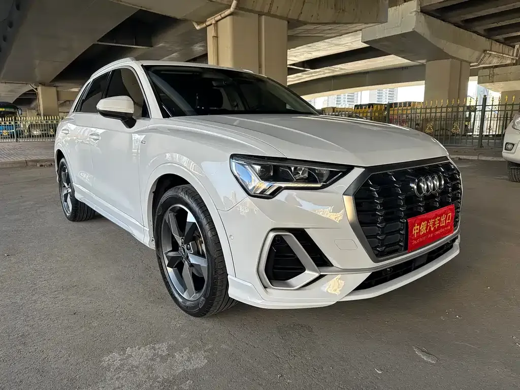 Audi Q3 — фото 4
